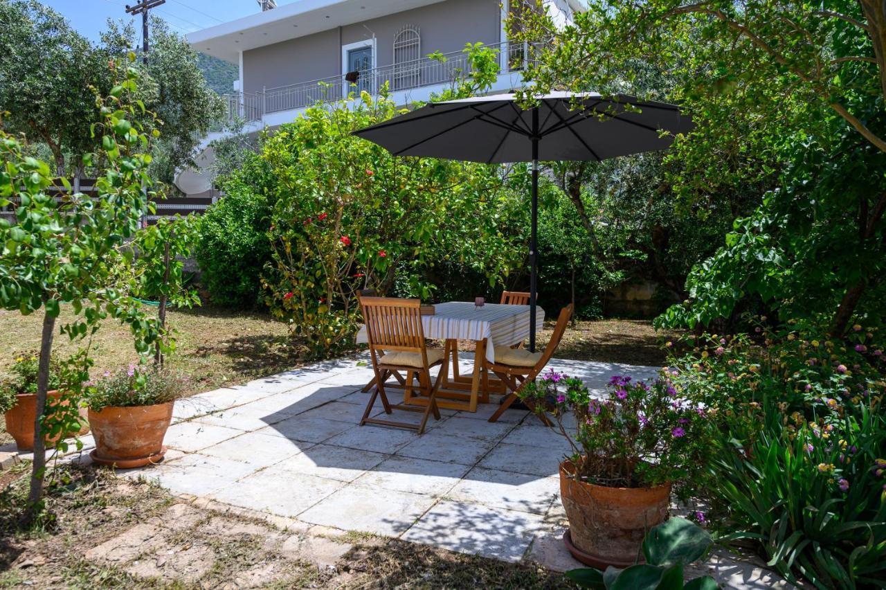 Chic Apartment In Nature, 5-Min Walk To The Beach Kalamata Exterior photo