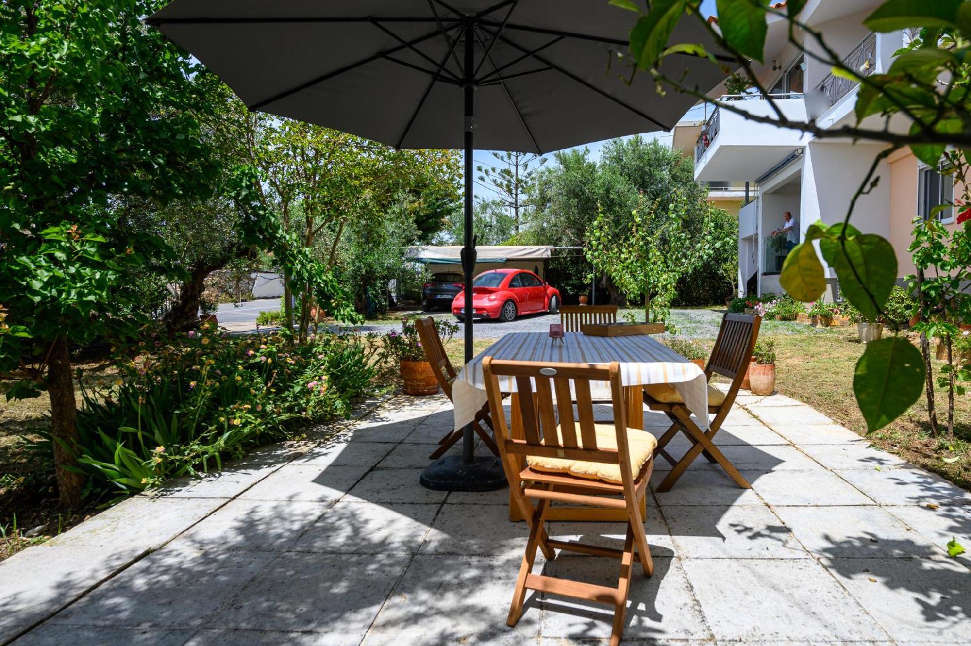 Chic Apartment In Nature, 5-Min Walk To The Beach Kalamata Exterior photo